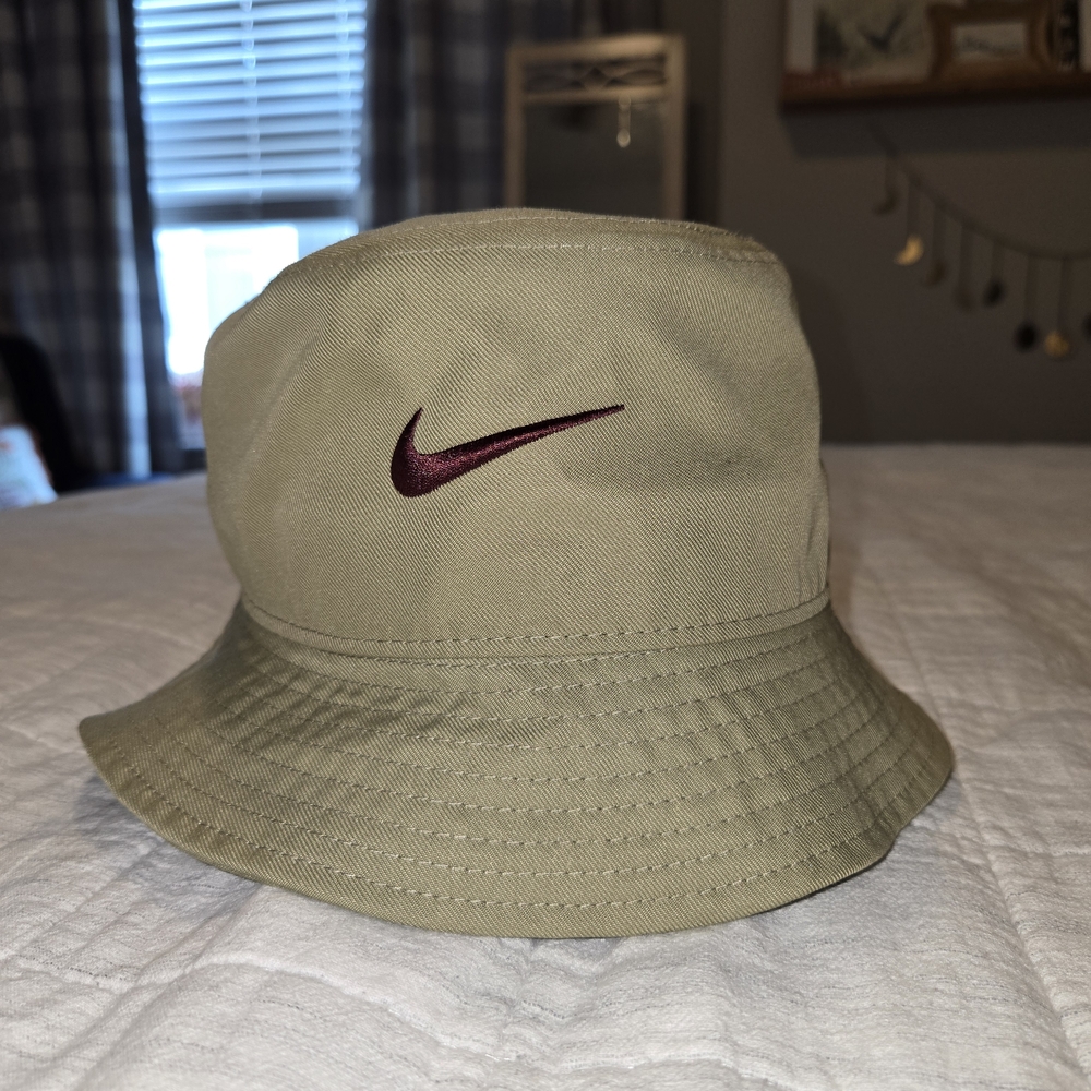 Nike Apex Bucket Hat Size M - Brand New
